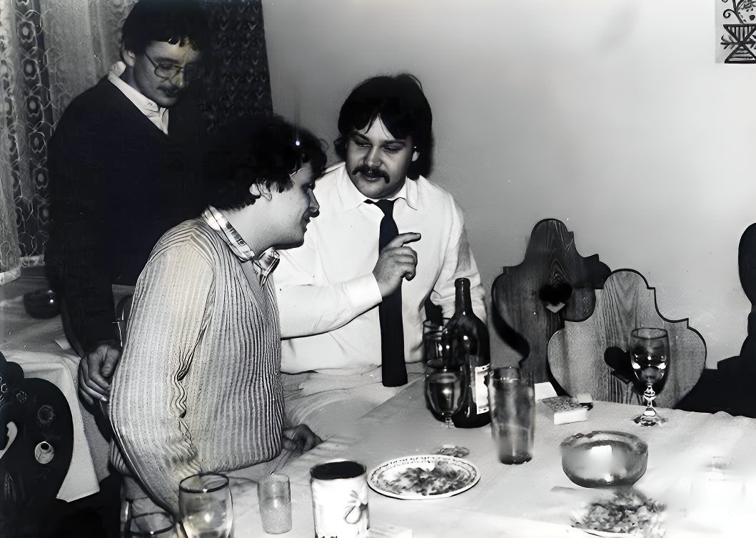OldPhotoRestorer_Sraz 1982 4.jpg