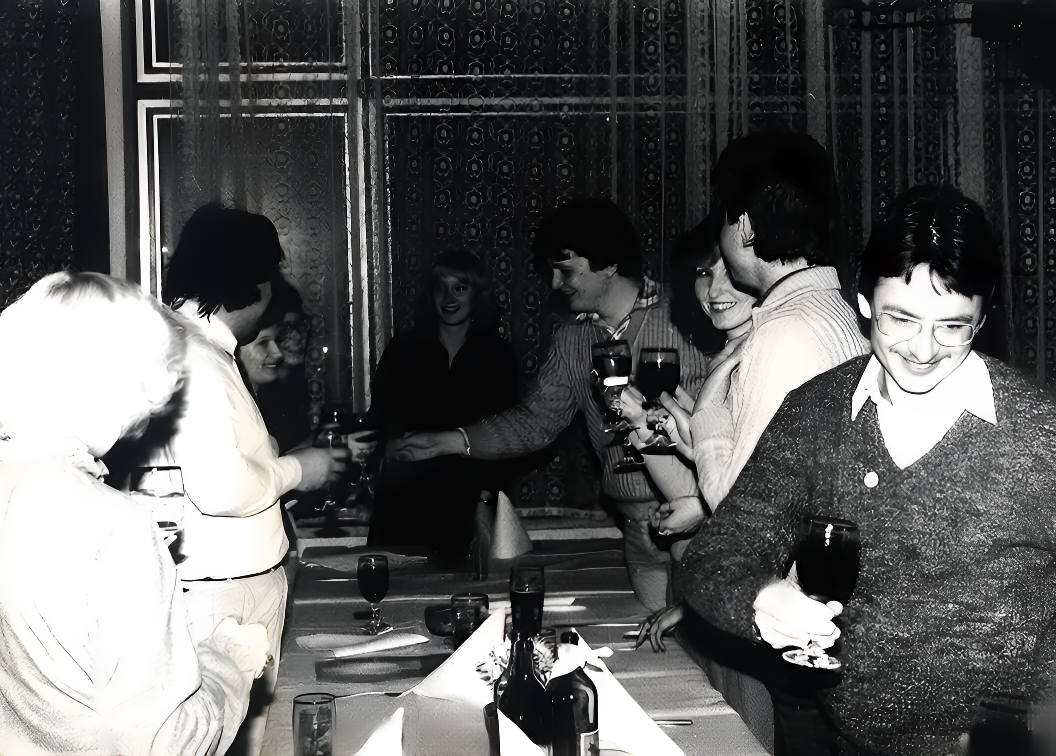 OldPhotoRestorer_Sraz 1982 8.jpg