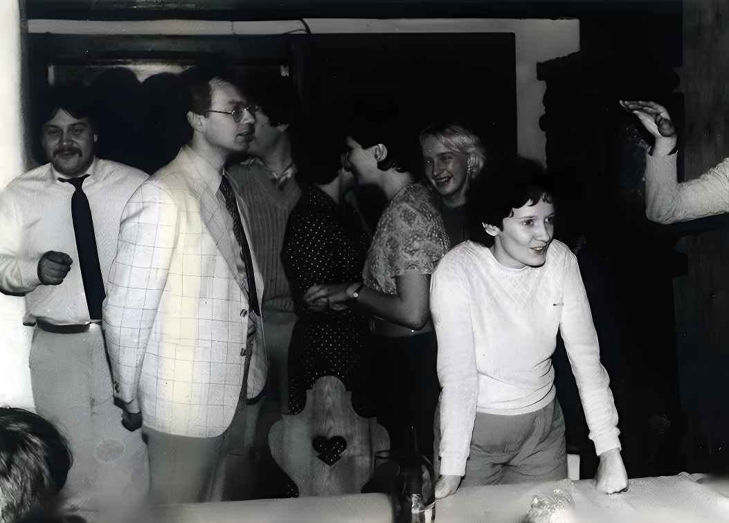 OldPhotoRestorer_Sraz 1982 11.jpg