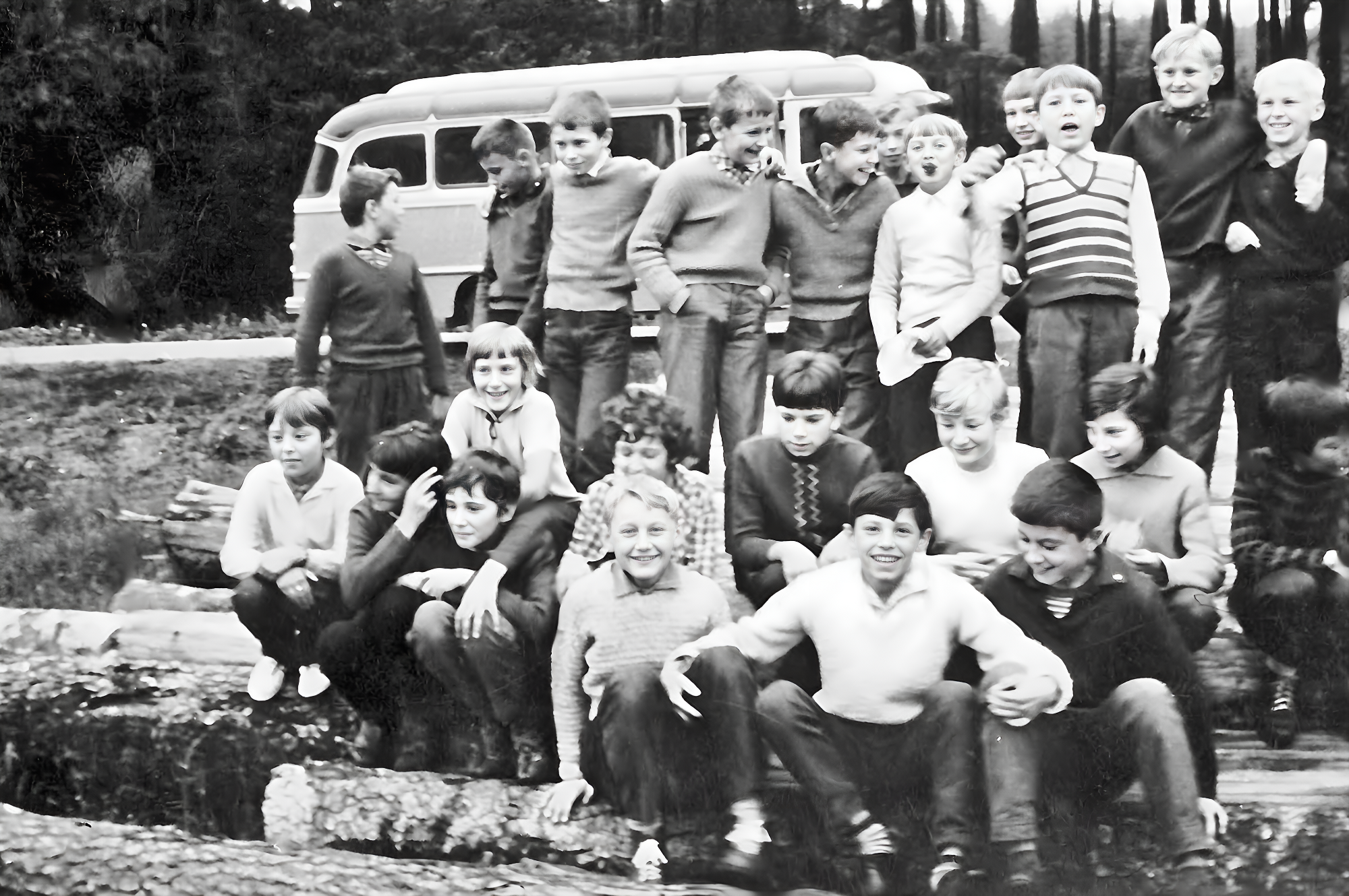 OldPhotoRestorer_3_A_Rožnov_výlet.jpg
